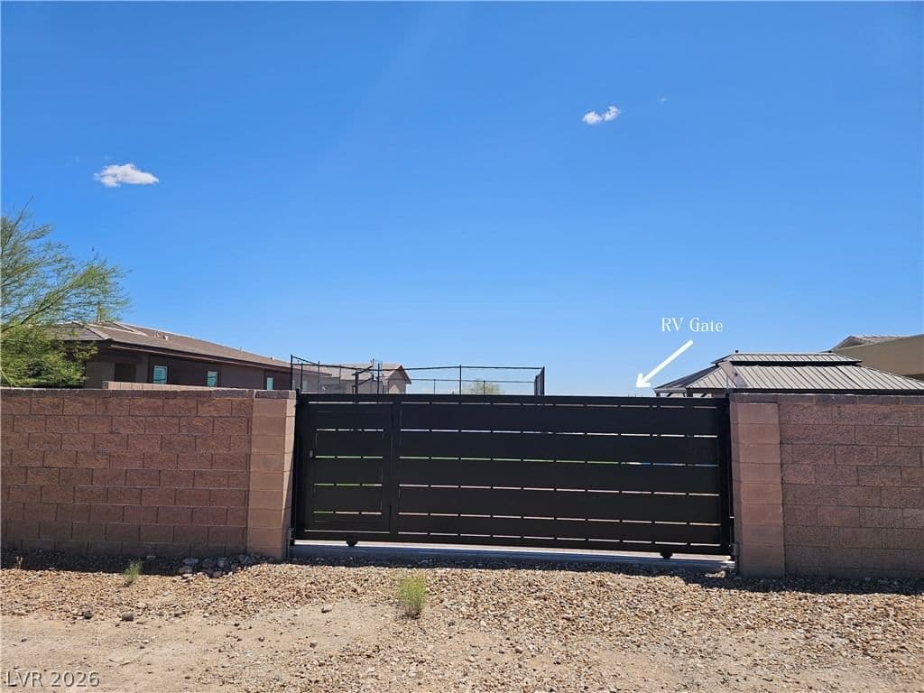 7998 Ford Avenue photo 2