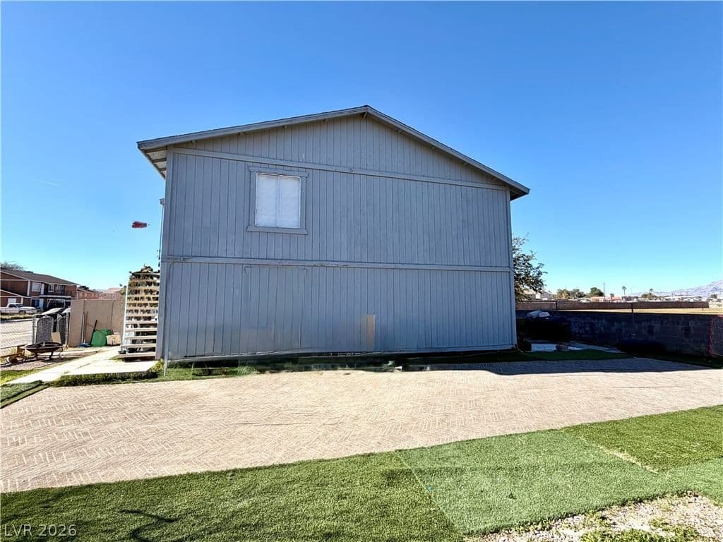 4796 Nova Lane photo 2