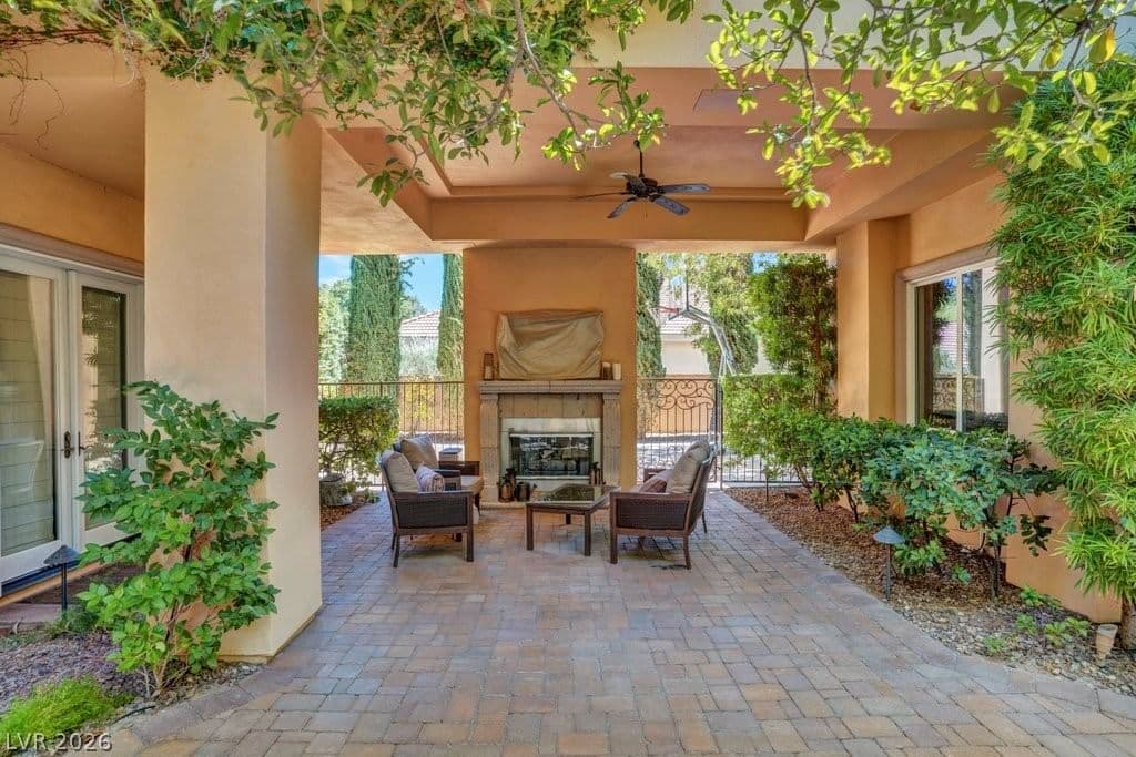 9717 Winter Palace Drive photo 3