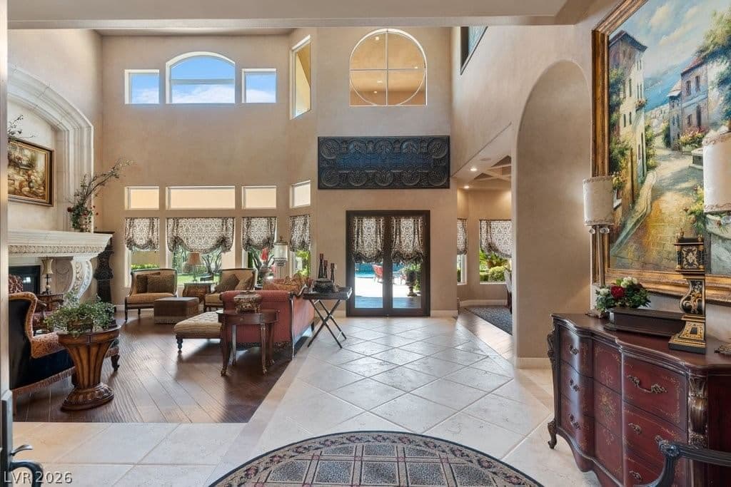 9717 Winter Palace Drive photo 4
