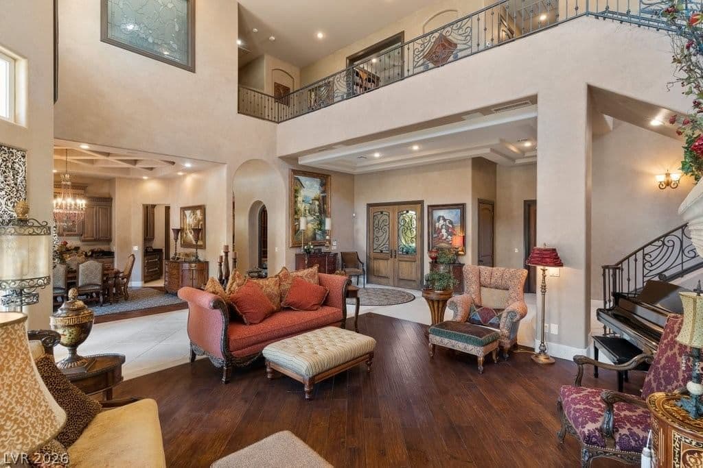 9717 Winter Palace Drive photo 5