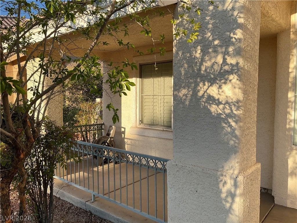 2324 Heather Valley Drive photo 3