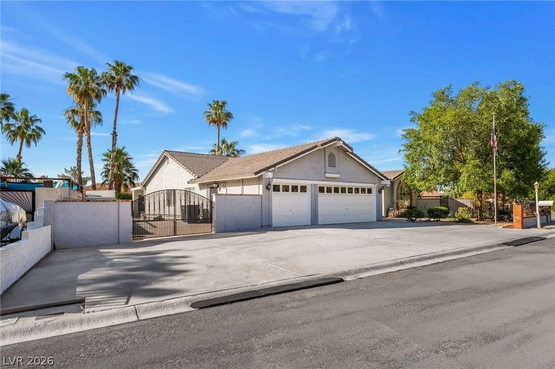3181 Shadow Bluff Avenue