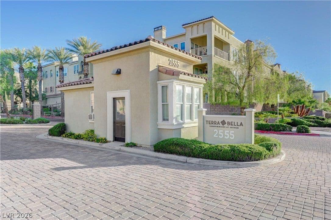 2555 Hampton Road