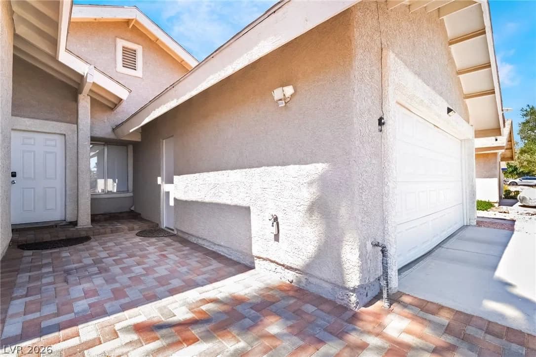 3111 Belvedere Drive photo 2