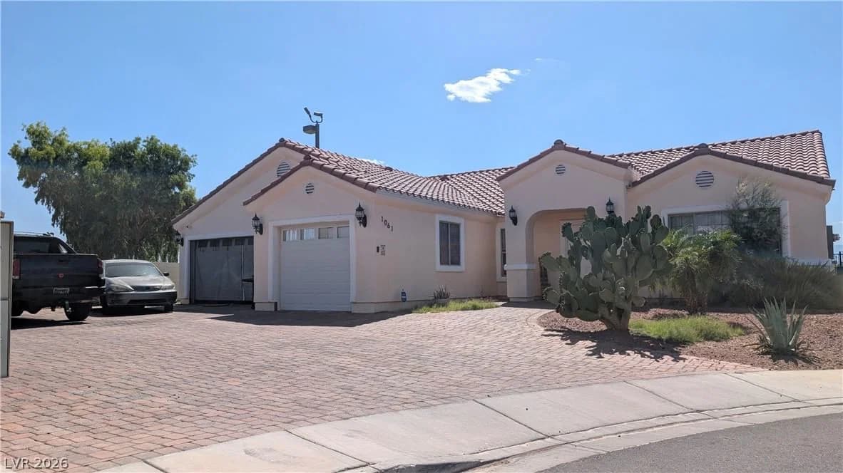 1061 PIKES PEAK Court photo 2