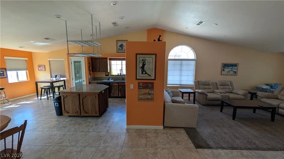 1061 PIKES PEAK Court photo 4