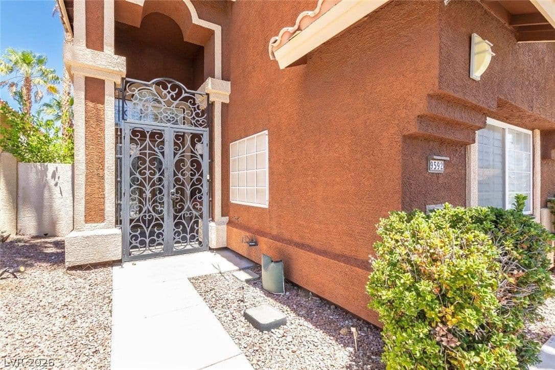 9592 Camino Capistrano Lane photo 4