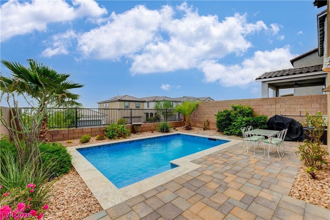 5402 Zacatin Court