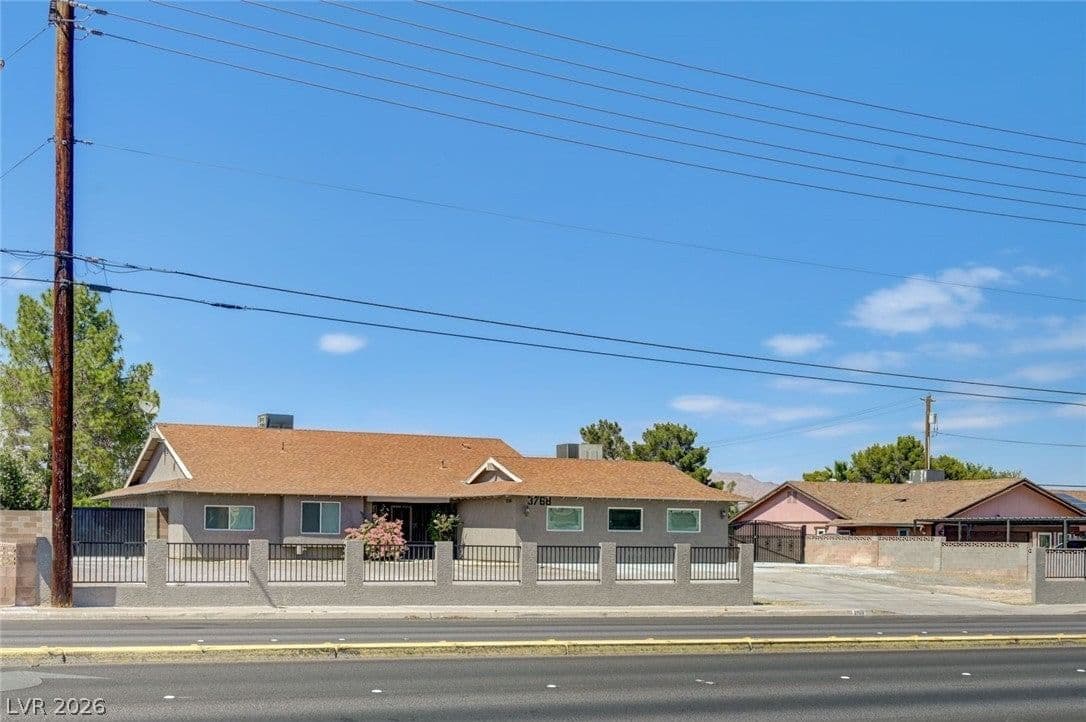 3768 Russell Road photo 2