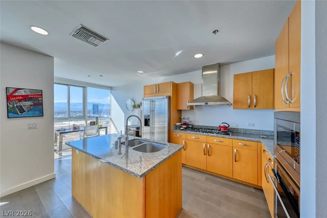 4525 Dean Martin Drive photo 3