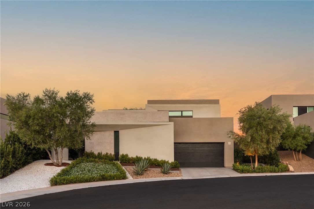 12 Desert Lake Lane photo 2