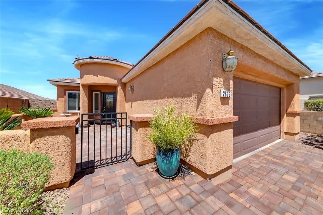 2632 Lochleven Way photo 3