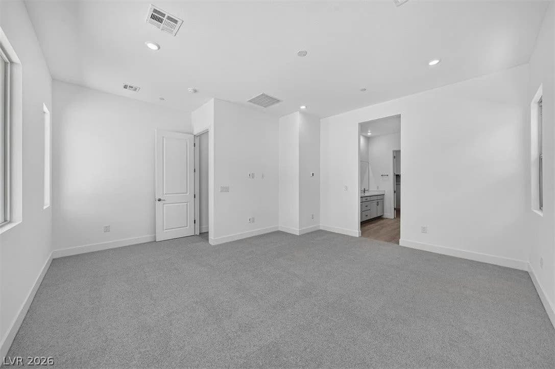 382 Tigullio Avenue photo 4