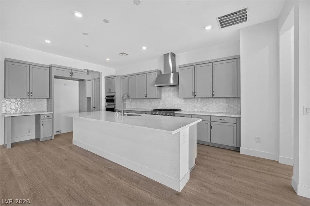 382 Tigullio Avenue photo 2