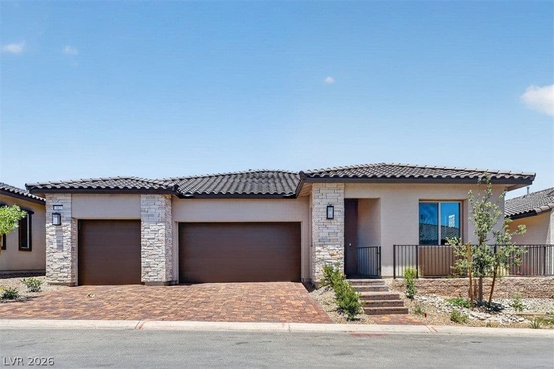 382 Tigullio Avenue
