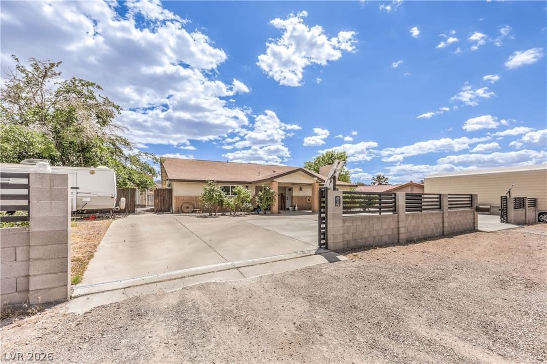 1591 Palomino Drive photo 2