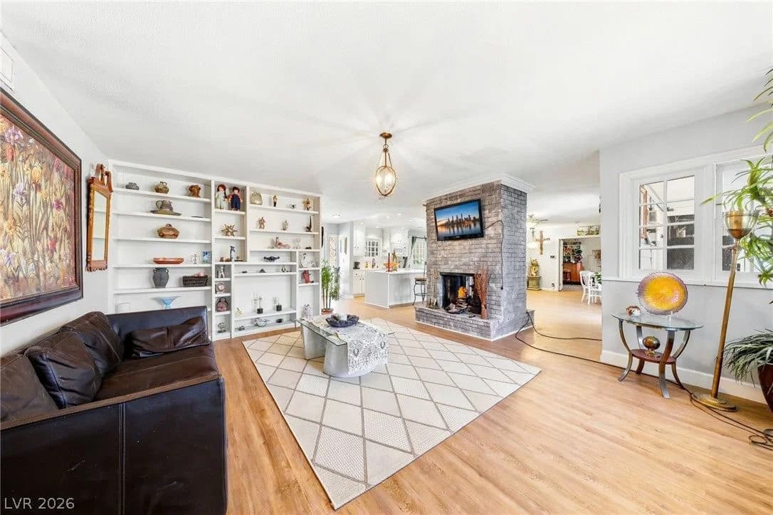 1631 Ottawa Drive photo 4