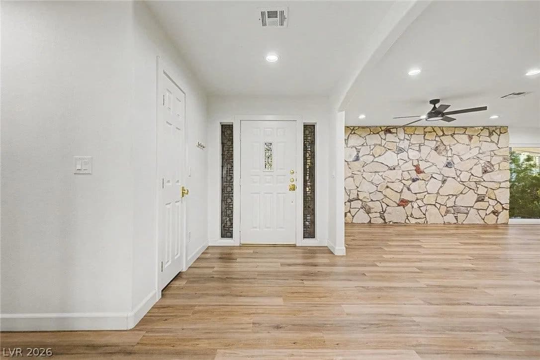 236 Country Club Drive photo 4