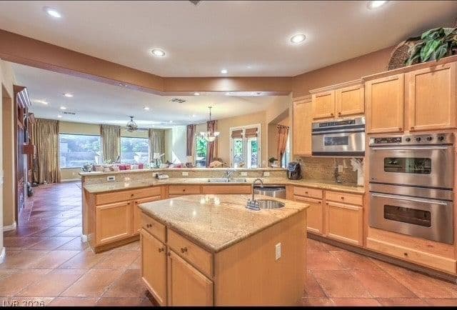 7 Holly Tree Court photo 4