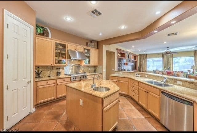 7 Holly Tree Court photo 5