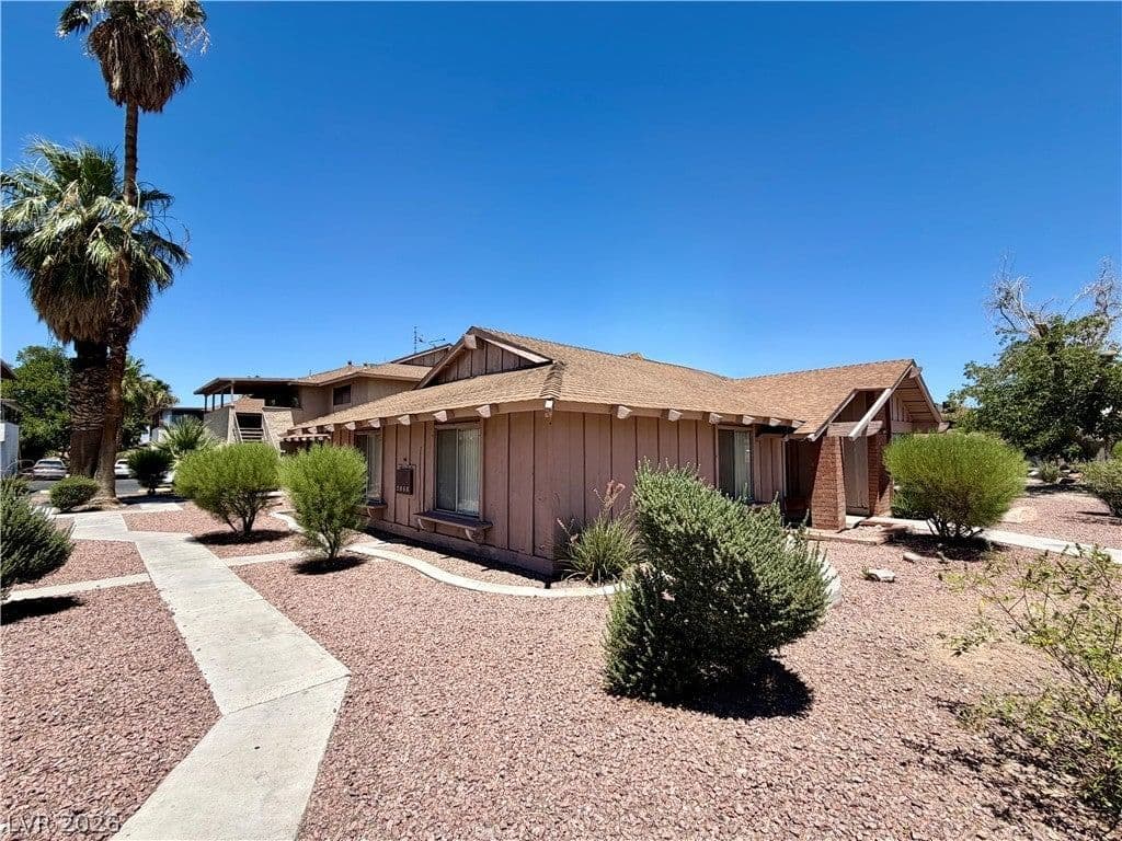 2894 Karen Avenue photo 4