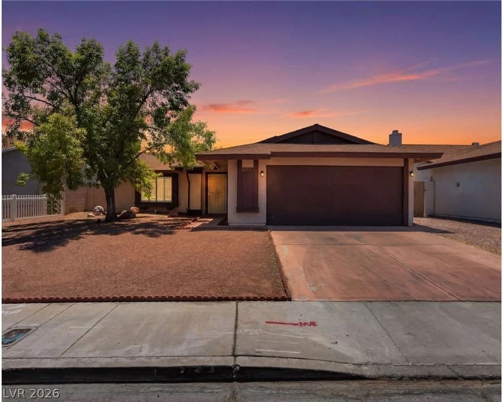 6371 Viking Road photo 2