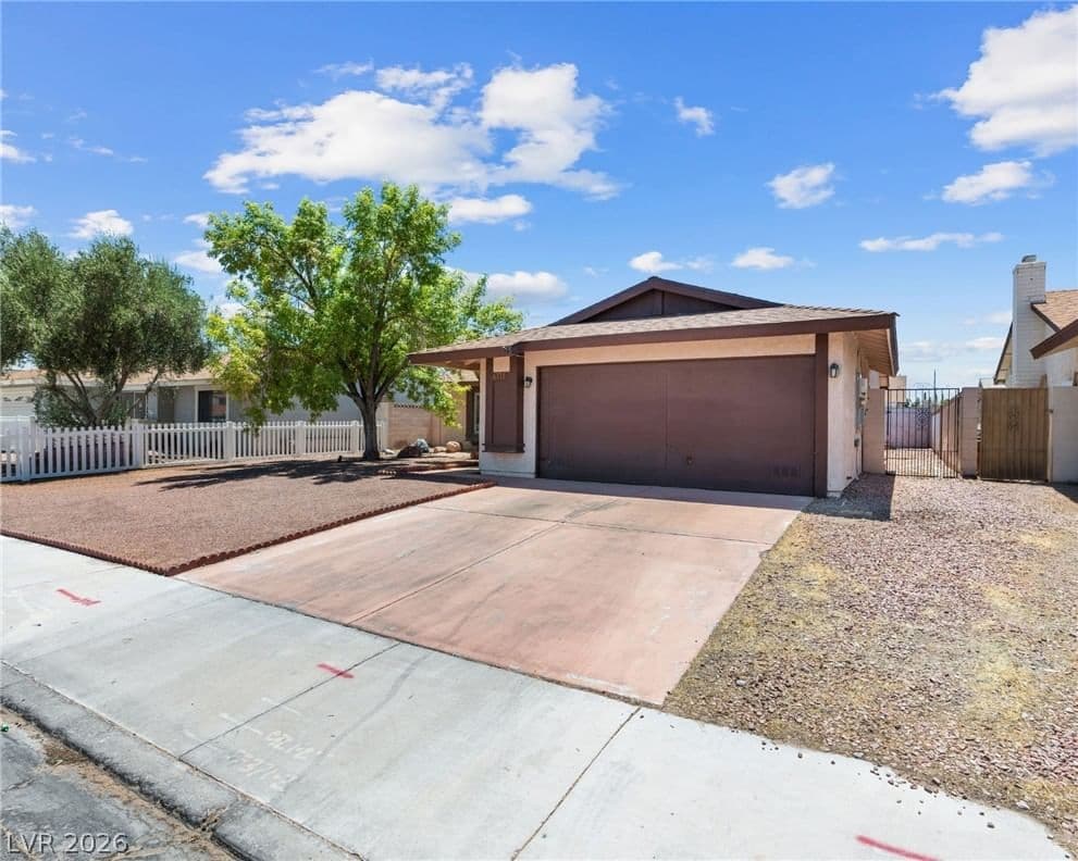 6371 Viking Road photo 5
