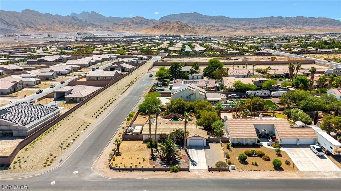 5525 Tee Pee Lane photo 3