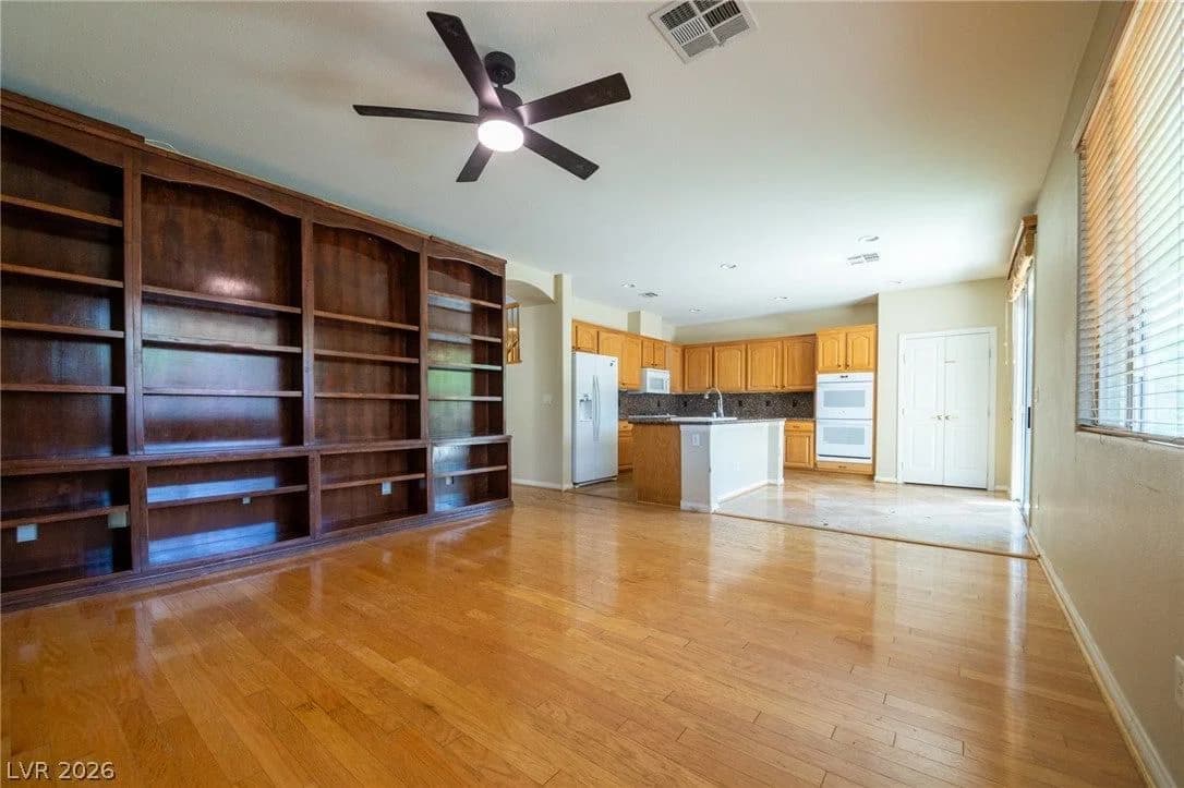 517 Bianca Bay Street photo 5