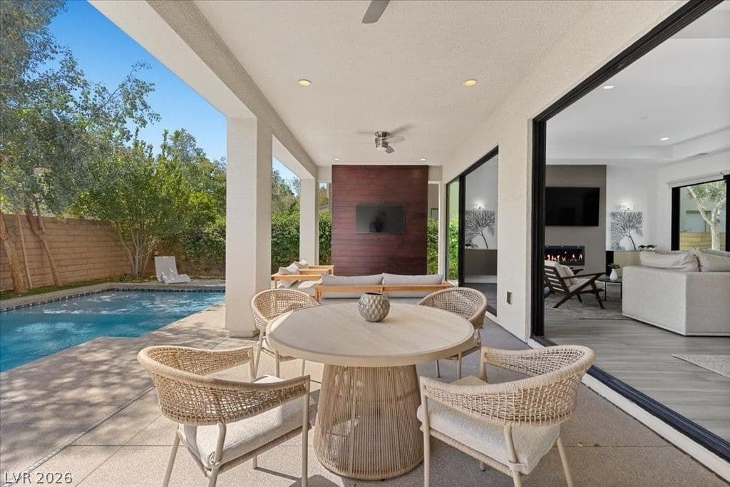 78 Pristine Glen Street photo 5