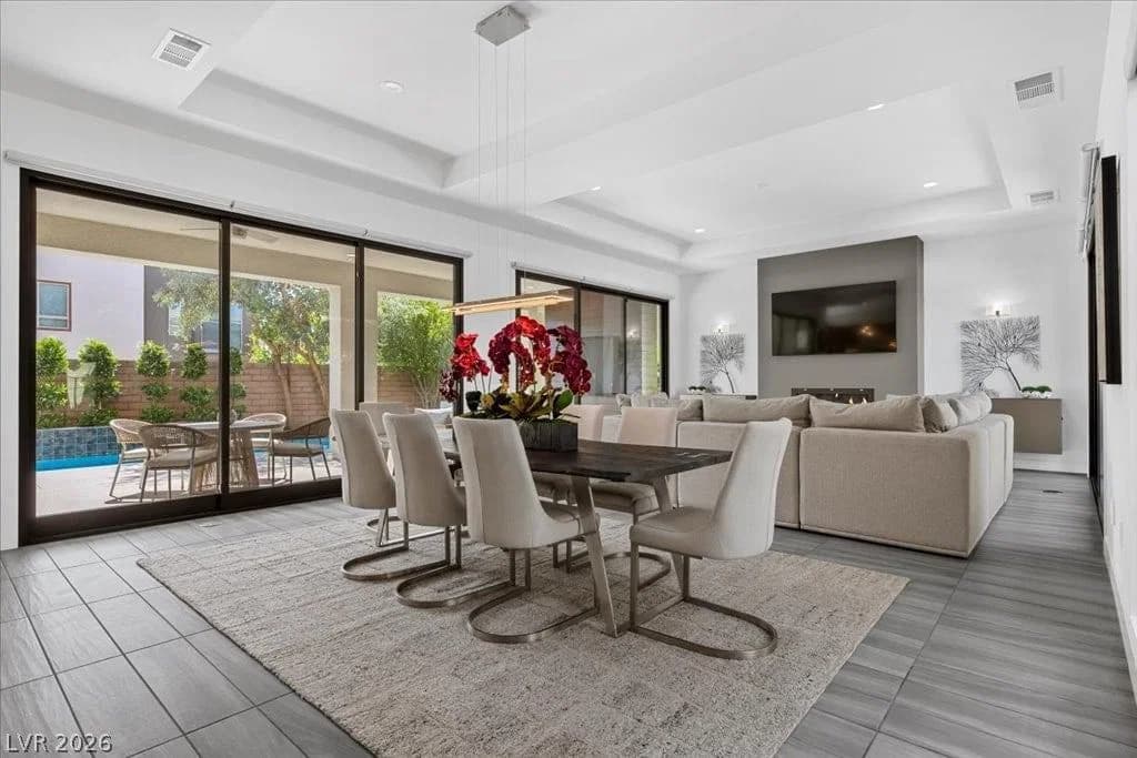 78 Pristine Glen Street photo 3