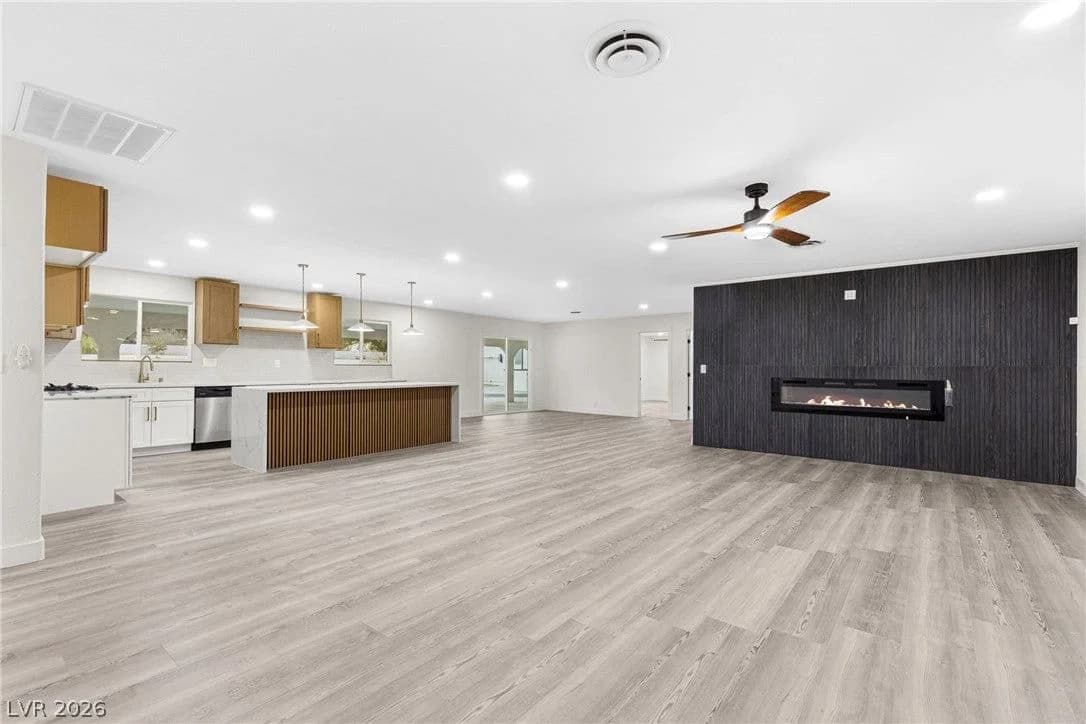 271 Middleton Drive photo 5