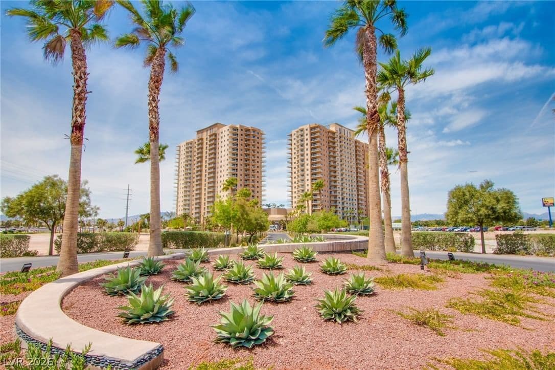 8255 Las Vegas Boulevard photo 2