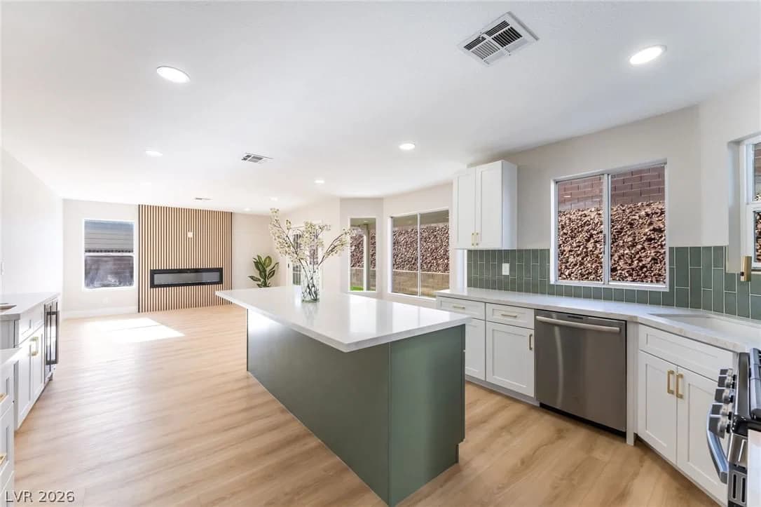 1517 Kirby Drive photo 3
