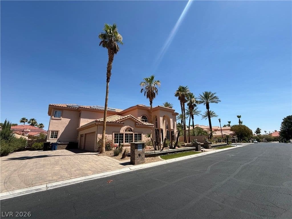 8112 Sapphire Bay Circle photo 2
