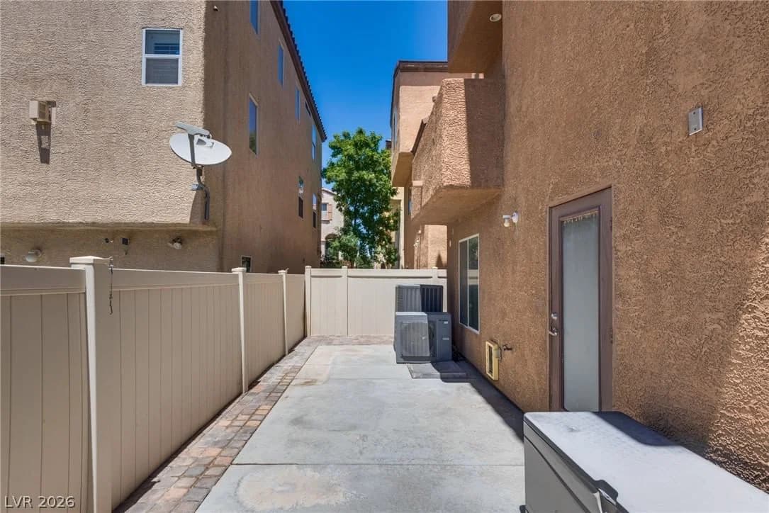 10817 Holmfield Street photo 5