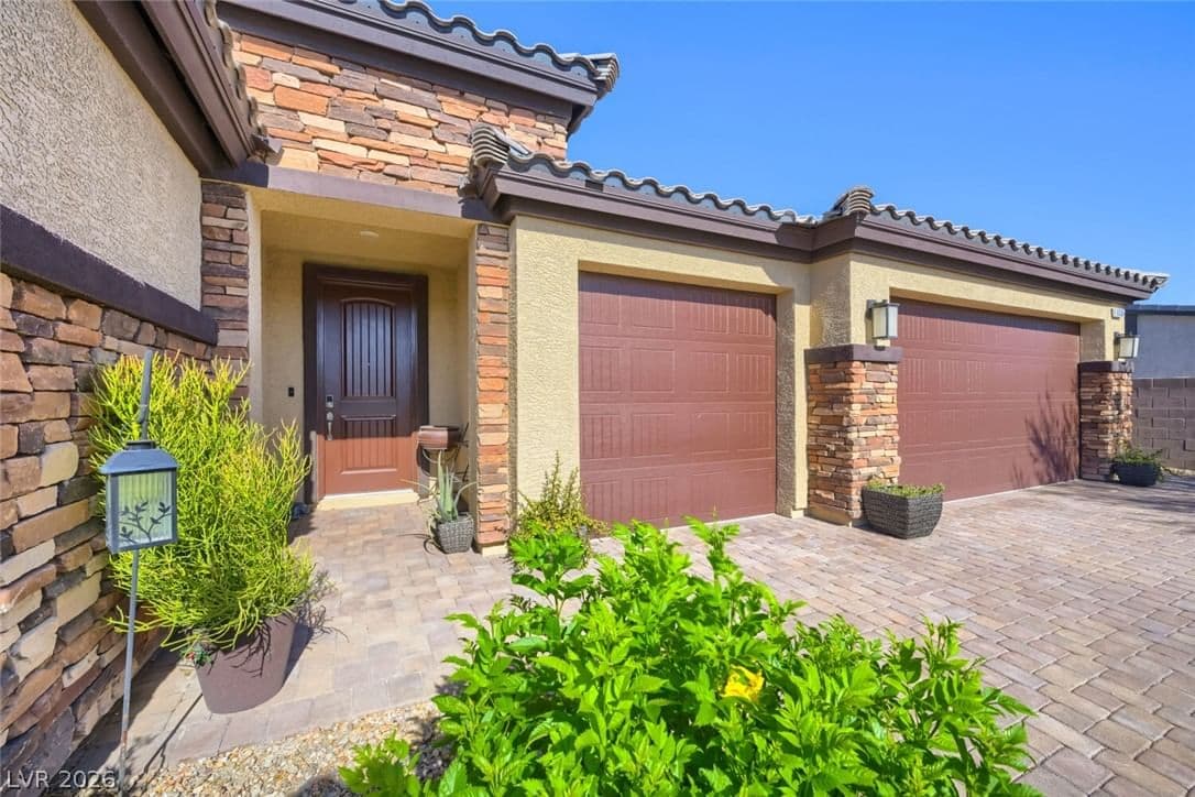 6330 Montrose Park Court photo 2