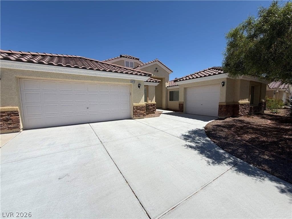 6410 Veranda Falls Court photo 2