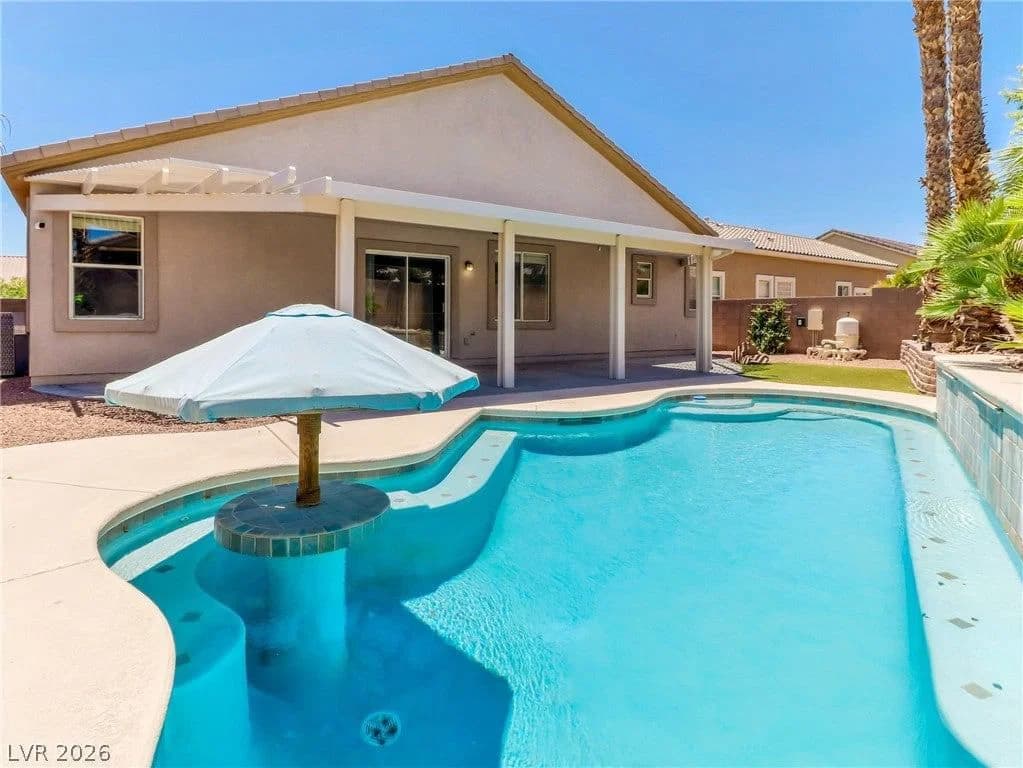 716 Fiesta Del Rey Avenue