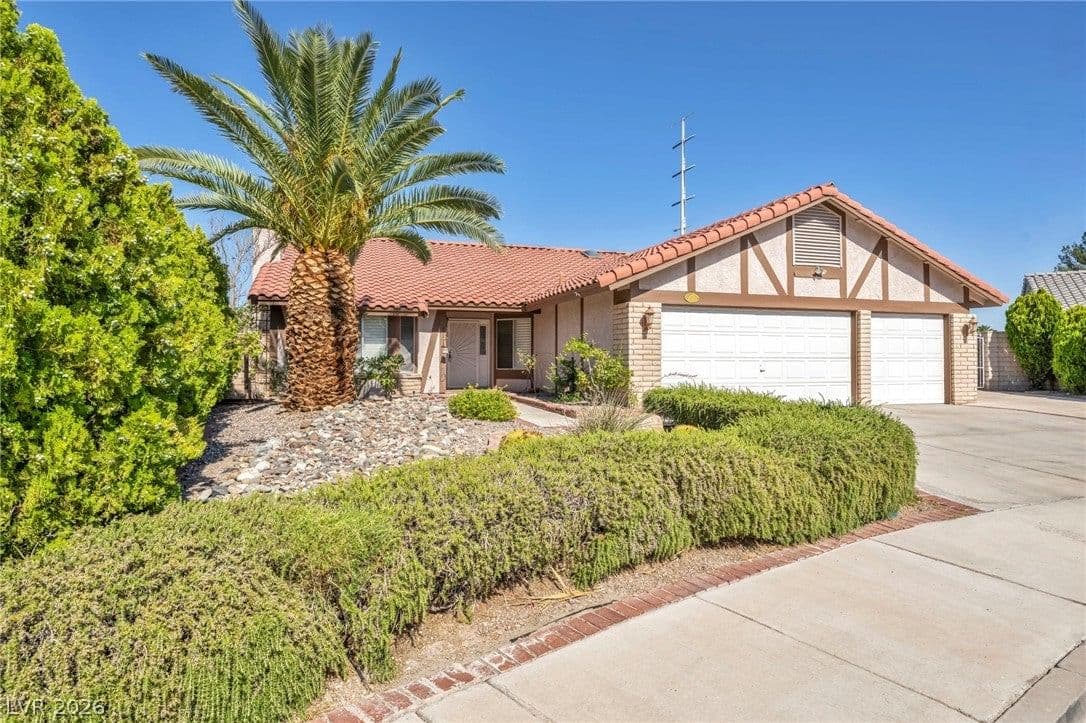 1605 Brocado Lane photo 3