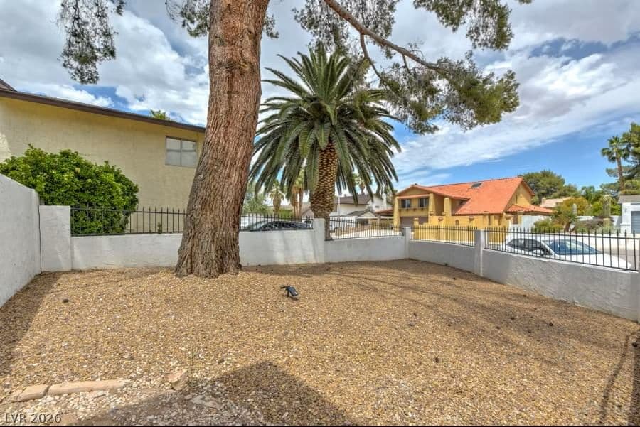 4371 Flandes Street photo 4