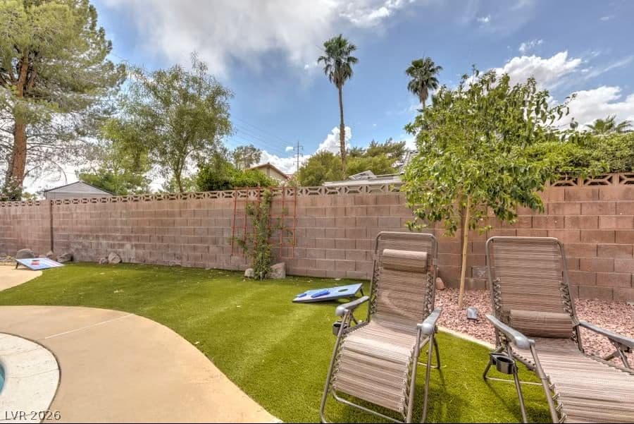 4371 Flandes Street photo 5