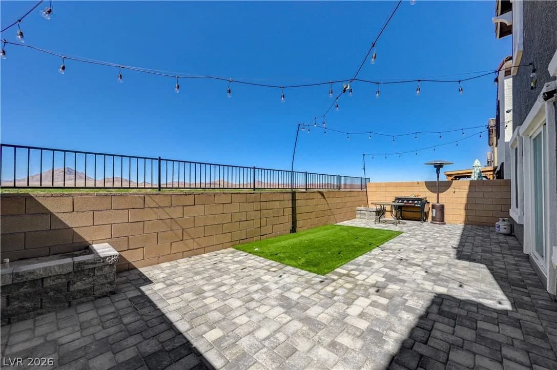 386 Larksong Avenue photo 2