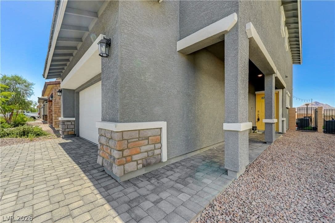 386 Larksong Avenue photo 5