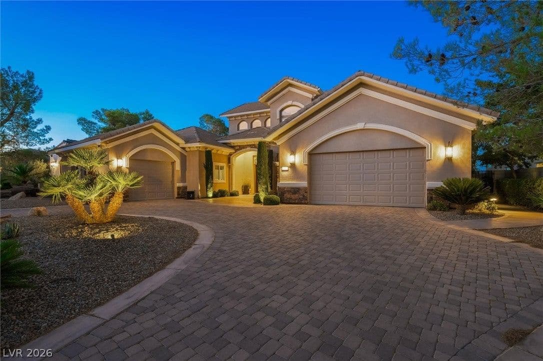 1377 Ruby Sky Court photo 4