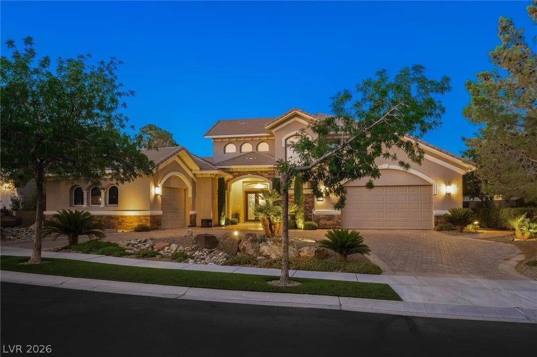 1377 Ruby Sky Court photo 5