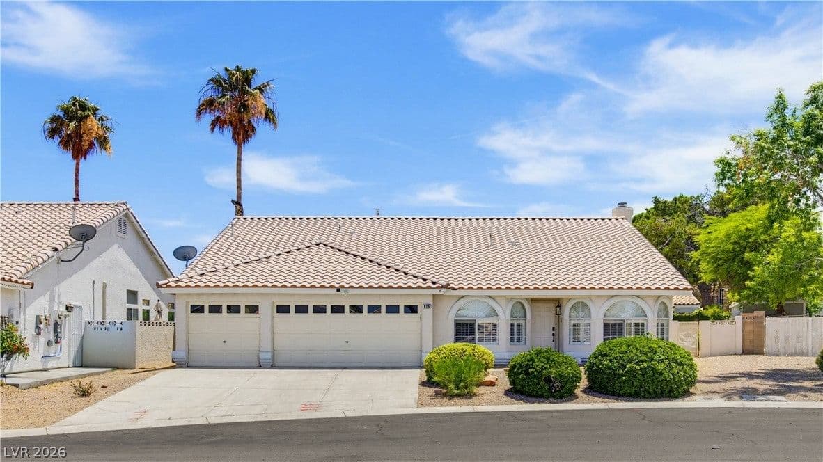 825 Royal Moon Avenue photo 2