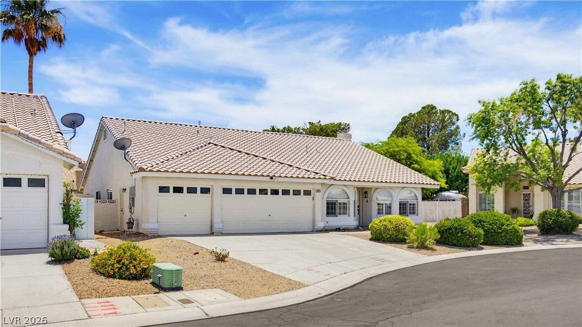 825 Royal Moon Avenue photo 3