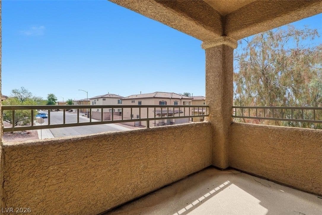 6133 Casa Antiqua Street photo 2